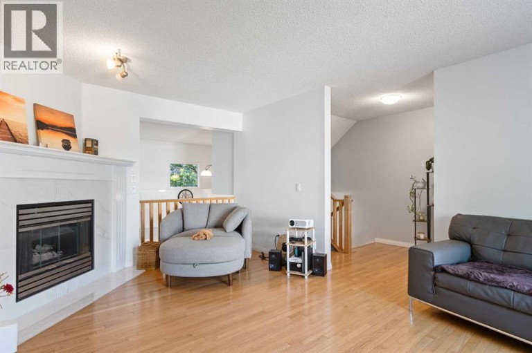 12 Kingsland Villas SW, Calgary, Alberta, T2V5J9