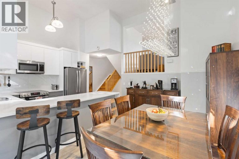 12 Kingsland Villas SW, Calgary, Alberta, T2V5J9