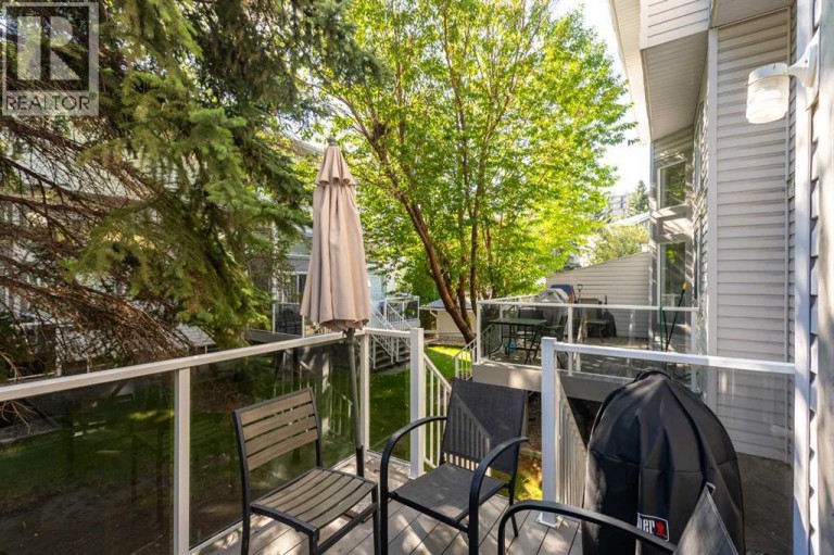 12 Kingsland Villas SW, Calgary, Alberta, T2V5J9