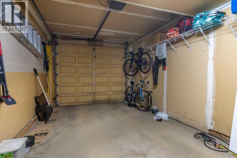 12 Kingsland Villas SW, Calgary, Alberta, T2V5J9