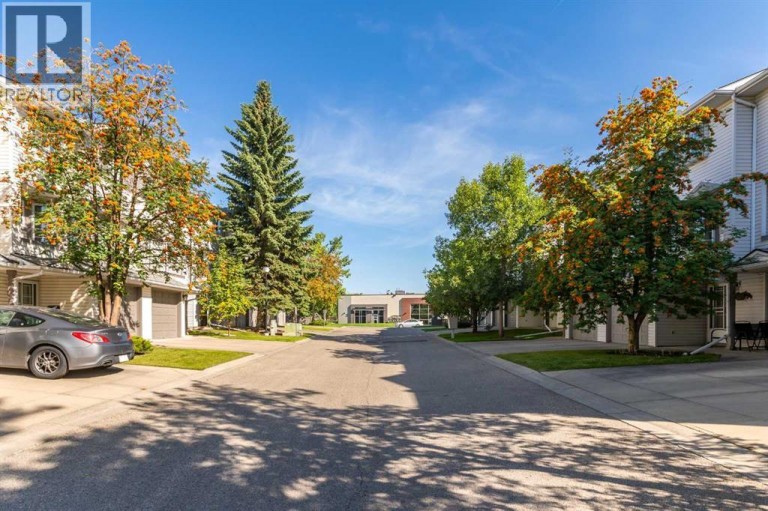 12 Kingsland Villas SW, Calgary, Alberta, T2V5J9