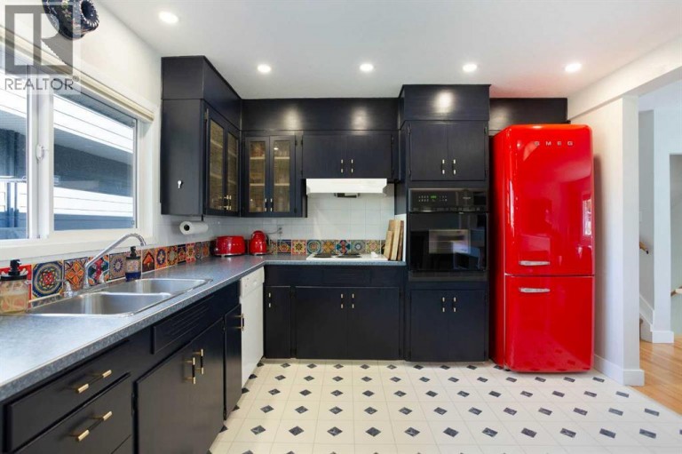 728 71 Avenue SW, Calgary, Alberta, T2V0R4
