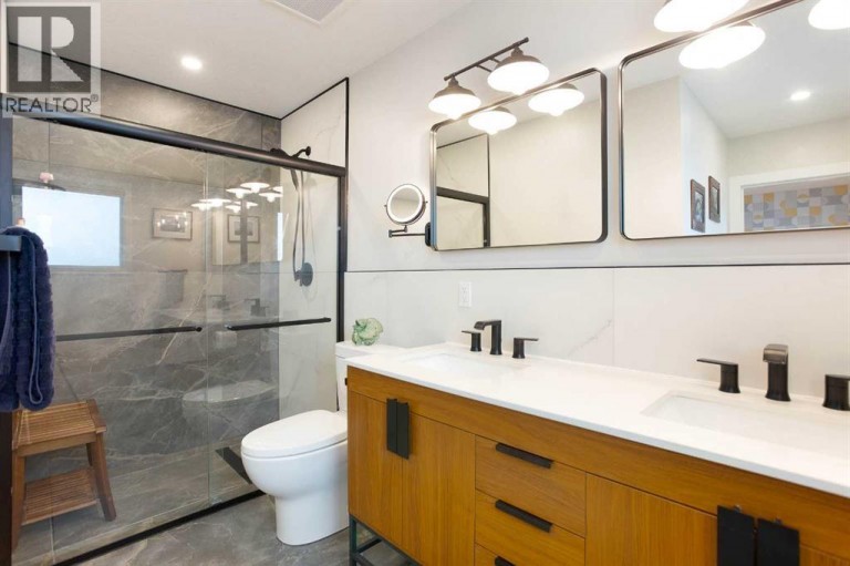 728 71 Avenue SW, Calgary, Alberta, T2V0R4