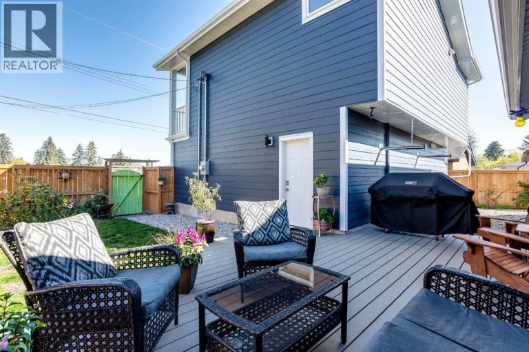728 71 Avenue SW, Calgary, Alberta, T2V0R4