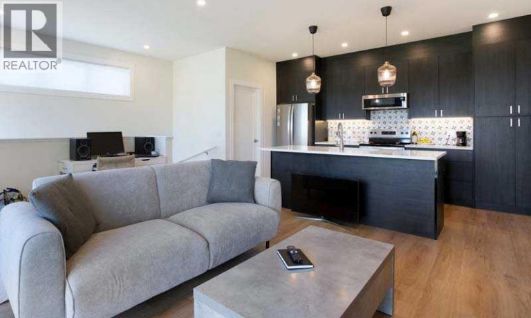 728 71 Avenue SW, Calgary, Alberta, T2V0R4