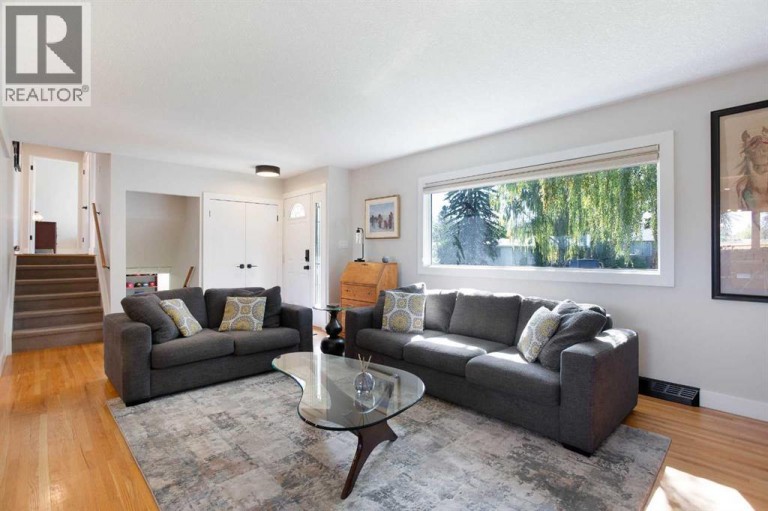 728 71 Avenue SW, Calgary, Alberta, T2V0R4