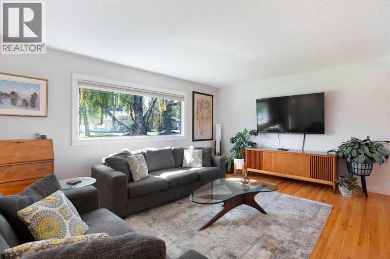 728 71 Avenue SW, Calgary, Alberta, T2V0R4