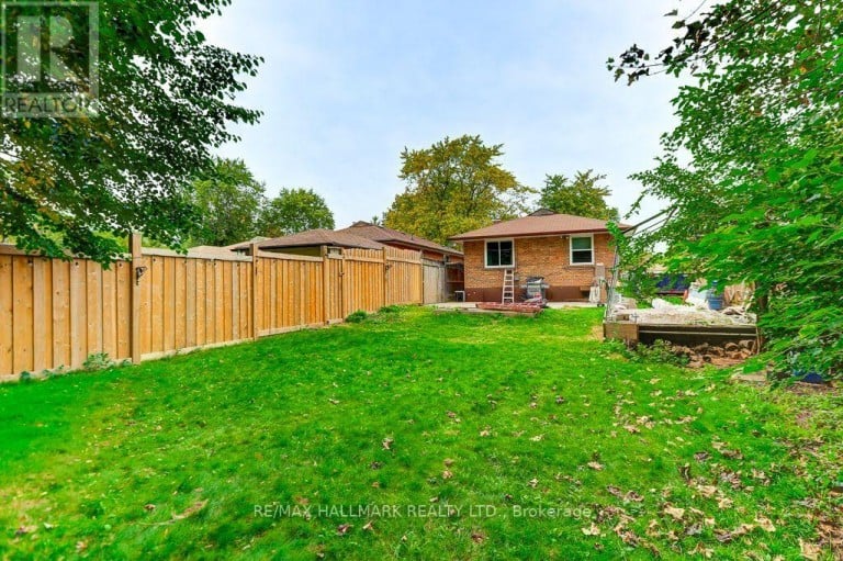 39 CALUMET CRESCENT, Toronto (Woburn), Ontario, M1H1W4