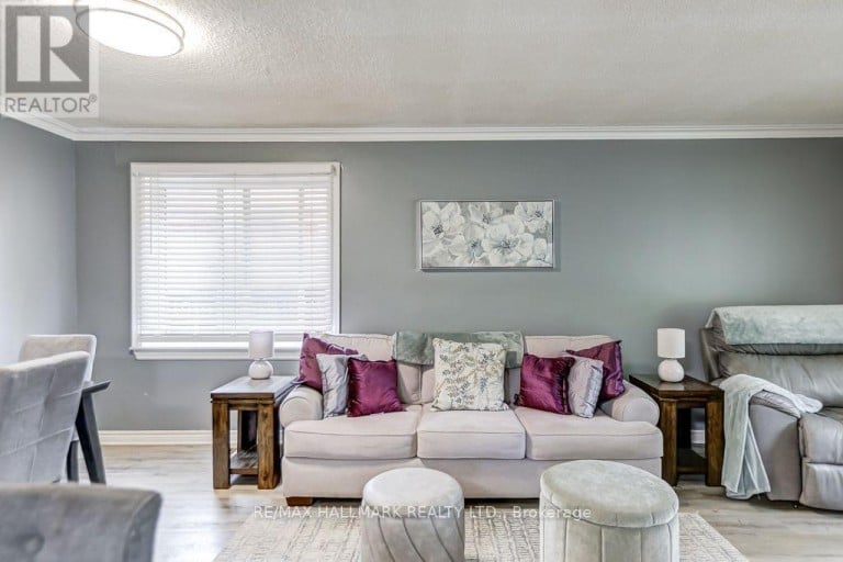 39 CALUMET CRESCENT, Toronto (Woburn), Ontario, M1H1W4