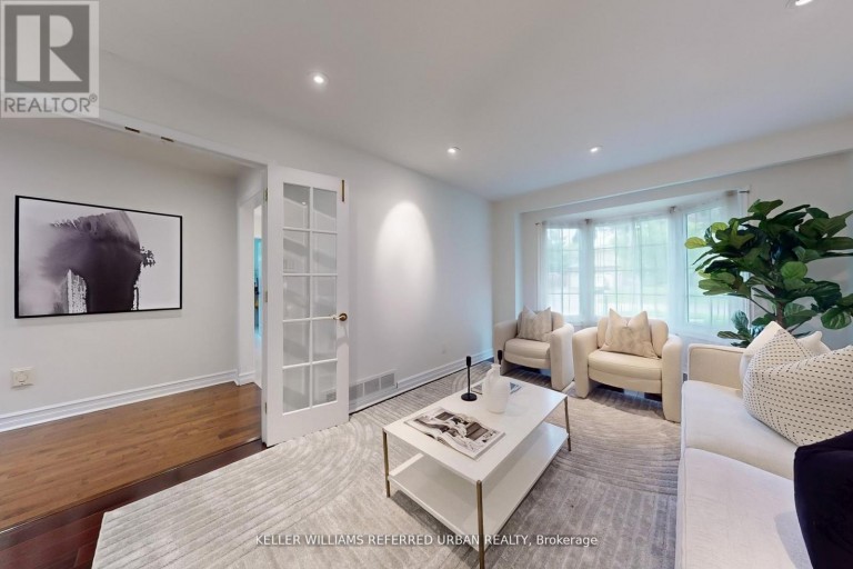 158 WALTON DRIVE, Aurora (Aurora Village), Ontario, L4G3R8