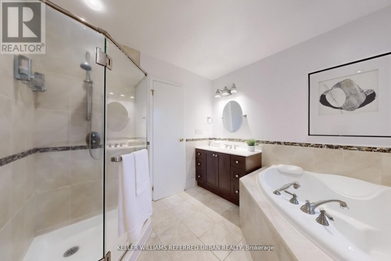 158 WALTON DRIVE, Aurora (Aurora Village), Ontario, L4G3R8