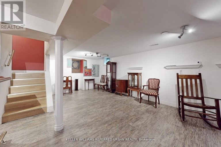 158 WALTON DRIVE, Aurora (Aurora Village), Ontario, L4G3R8