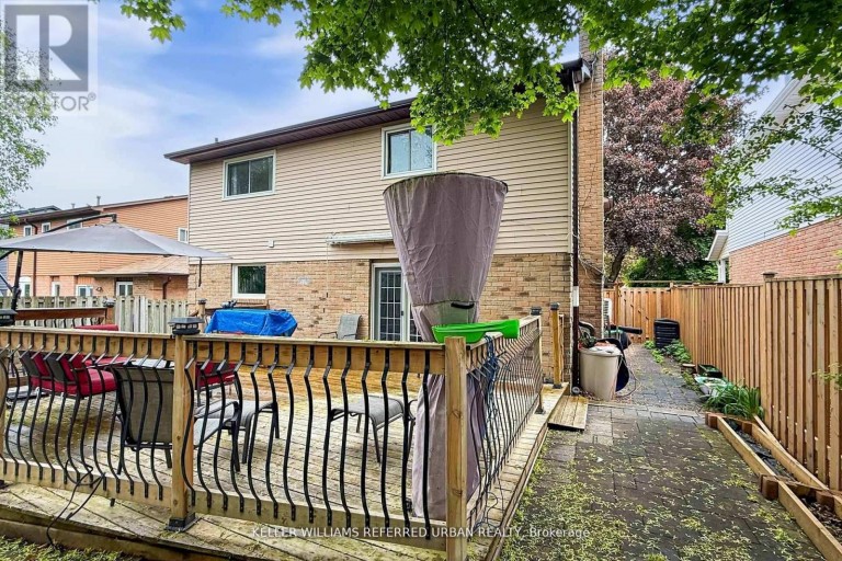 158 WALTON DRIVE, Aurora (Aurora Village), Ontario, L4G3R8