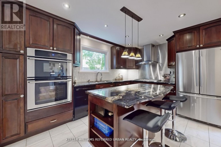 158 WALTON DRIVE, Aurora (Aurora Village), Ontario, L4G3R8
