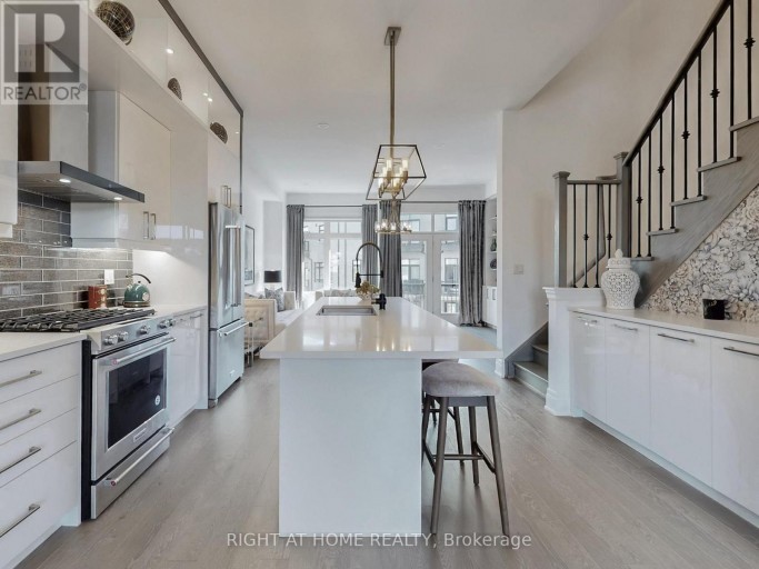 163 LEBOVIC CAMPUS DRIVE, Vaughan (Patterson), Ontario, L6A5A1