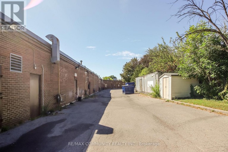 8 - 833 WESTLOCK ROAD, Mississauga (Erindale), Ontario, L5C1K7