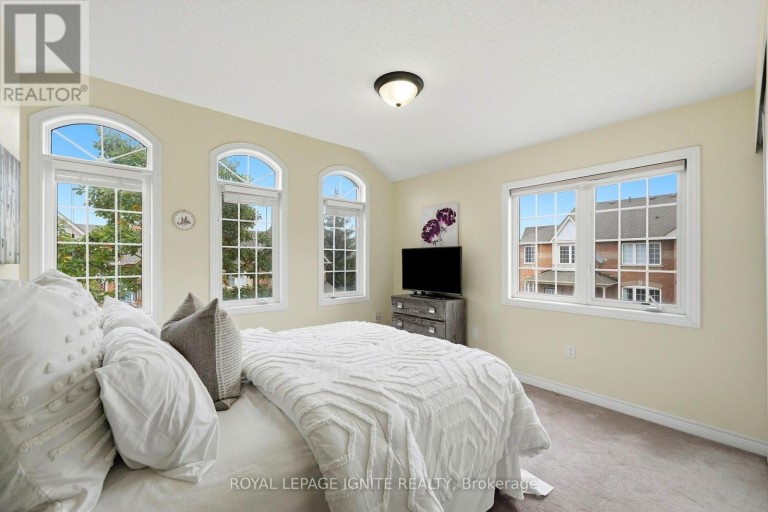 35 WILKIE LANE, Ajax (South East), Ontario, L1S7S5
