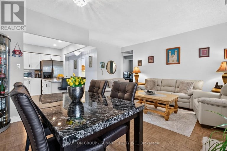 606 - 32 TANNERY STREET, Mississauga (Streetsville), Ontario, L5M6T6