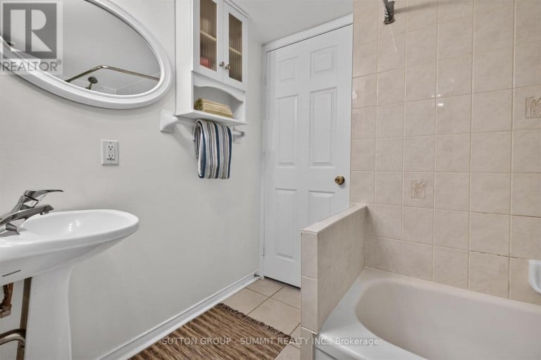 606 - 32 TANNERY STREET, Mississauga (Streetsville), Ontario, L5M6T6