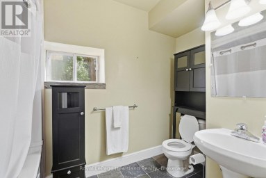 160 JOHN STREET E North Huron (Wingham) Ontario photo 29