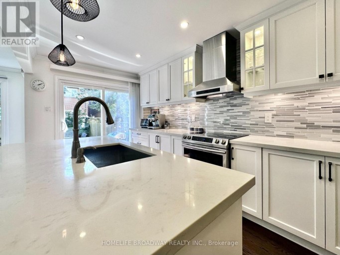 51 JONATHAN GATE, Vaughan (Crestwood-Springfarm-Yorkhill), Ontario, L4J5K4