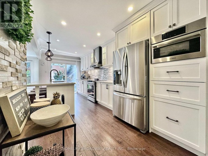 51 JONATHAN GATE, Vaughan (Crestwood-Springfarm-Yorkhill), Ontario, L4J5K4