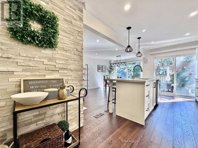 51 JONATHAN GATE, Vaughan (Crestwood-Springfarm-Yorkhill), Ontario, L4J5K4