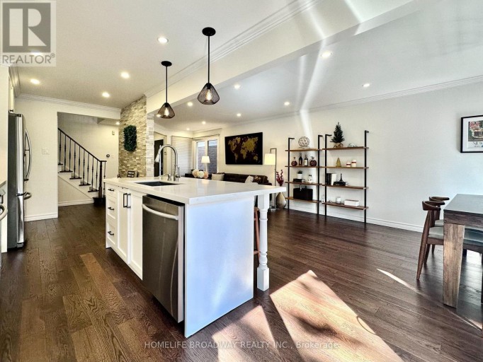51 JONATHAN GATE, Vaughan (Crestwood-Springfarm-Yorkhill), Ontario, L4J5K4