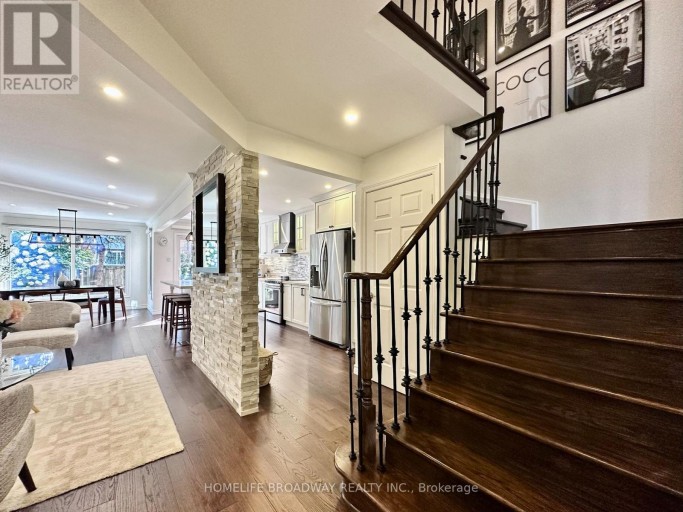 51 JONATHAN GATE, Vaughan (Crestwood-Springfarm-Yorkhill), Ontario, L4J5K4