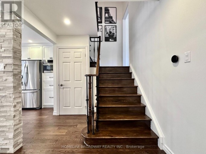 51 JONATHAN GATE, Vaughan (Crestwood-Springfarm-Yorkhill), Ontario, L4J5K4