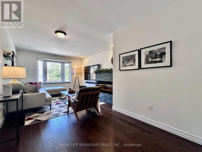 51 JONATHAN GATE, Vaughan (Crestwood-Springfarm-Yorkhill), Ontario, L4J5K4