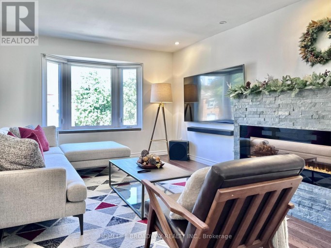 51 JONATHAN GATE, Vaughan (Crestwood-Springfarm-Yorkhill), Ontario, L4J5K4