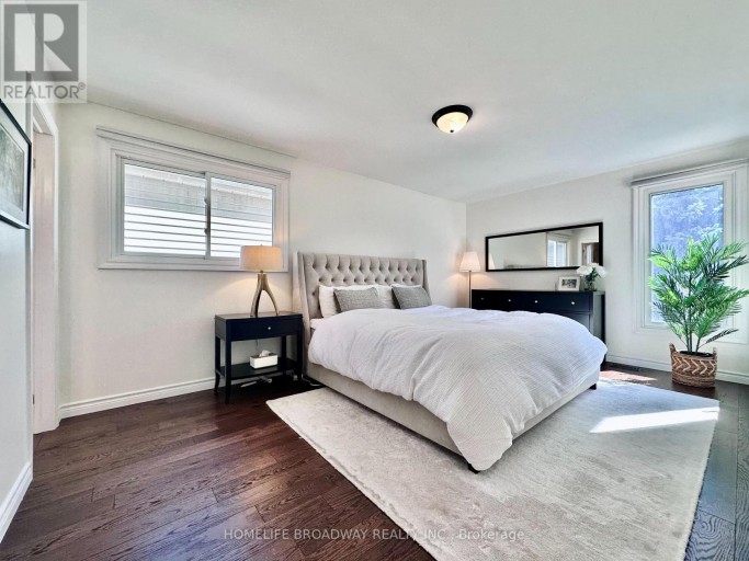 51 JONATHAN GATE, Vaughan (Crestwood-Springfarm-Yorkhill), Ontario, L4J5K4