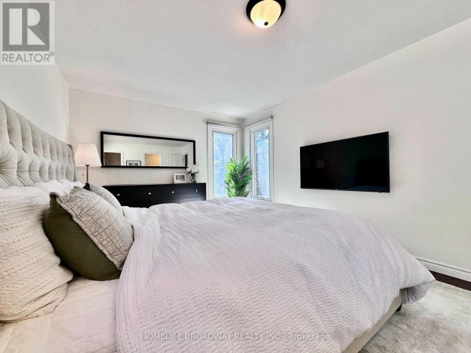 51 JONATHAN GATE, Vaughan (Crestwood-Springfarm-Yorkhill), Ontario, L4J5K4