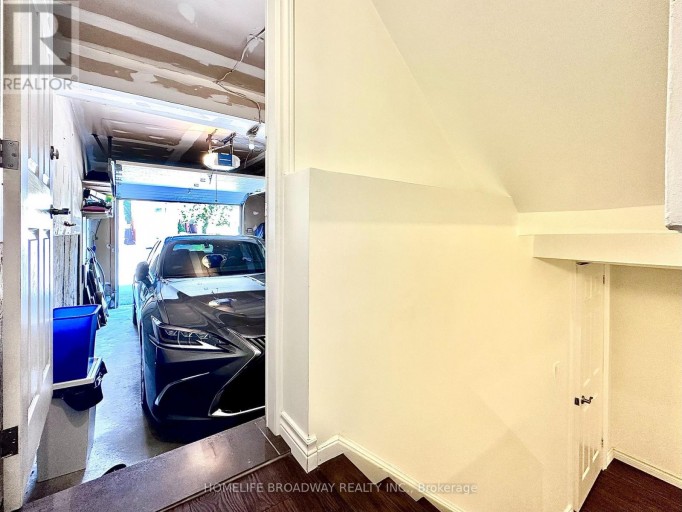 51 JONATHAN GATE, Vaughan (Crestwood-Springfarm-Yorkhill), Ontario, L4J5K4