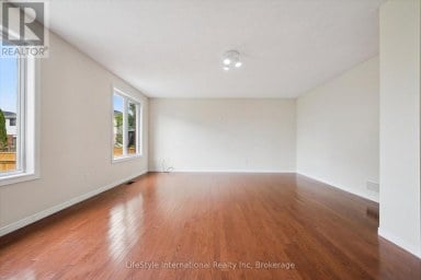 4 DAVIS STREET Guelph (Grange Road) Ontario photo 15