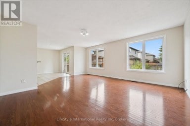 4 DAVIS STREET Guelph (Grange Road) Ontario photo 16