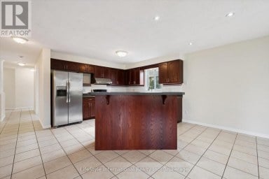 4 DAVIS STREET Guelph (Grange Road) Ontario photo 18