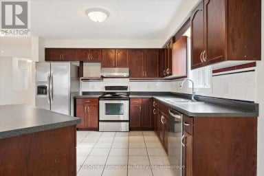 4 DAVIS STREET Guelph (Grange Road) Ontario photo 19