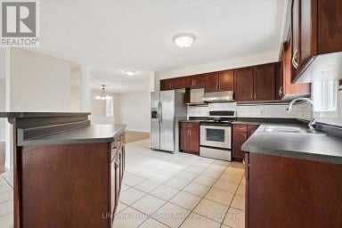 4 DAVIS STREET Guelph (Grange Road) Ontario photo 20