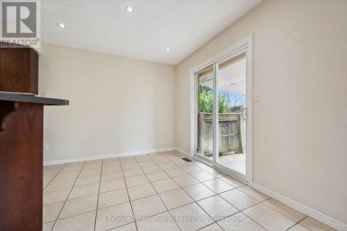 4 DAVIS STREET Guelph (Grange Road) Ontario photo 25