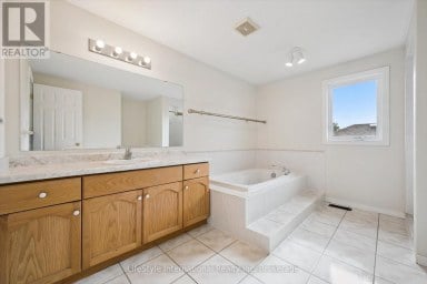 4 DAVIS STREET Guelph (Grange Road) Ontario photo 33