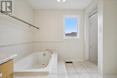 4 DAVIS STREET Guelph (Grange Road) Ontario photo 34