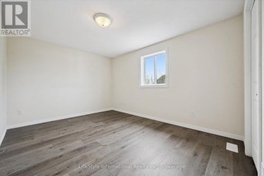 4 DAVIS STREET Guelph (Grange Road) Ontario photo 38