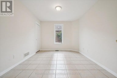 4 DAVIS STREET Guelph (Grange Road) Ontario photo 9