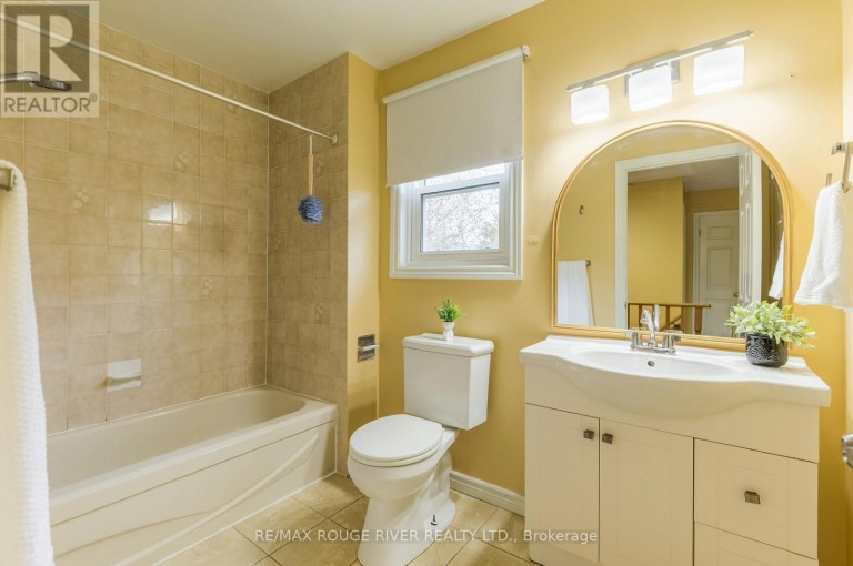 244 RIDGEWOOD ROAD, Peterborough (Monaghan Ward 2), Ontario, K9J8A3