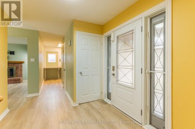 244 RIDGEWOOD ROAD Peterborough (Monaghan Ward 2) Ontario photo 2