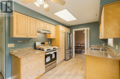244 RIDGEWOOD ROAD Peterborough (Monaghan Ward 2) Ontario photo 8