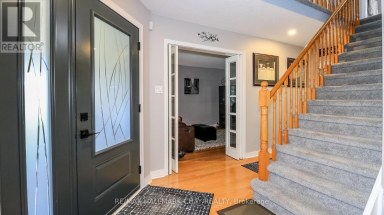 79 BROWNING TRAIL Barrie (Letitia Heights) Ontario photo 4