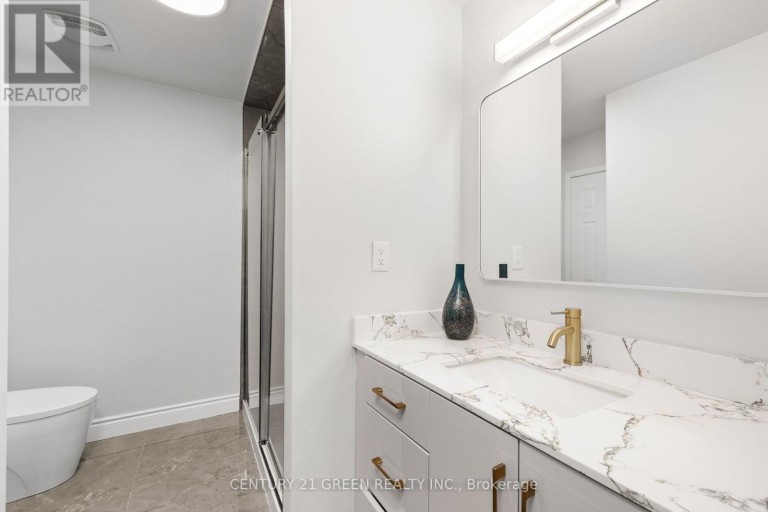 15 LADY STEWART BOULEVARD, Brampton (Westgate), Ontario, L6S3Y2